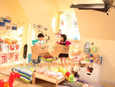  中国童星站主推儿童演员参加《亚马逊网站》的拍摄 