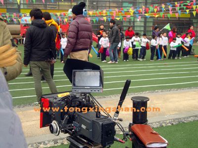 中国童星站主推儿童演员参加《好丽友派广告》的拍摄