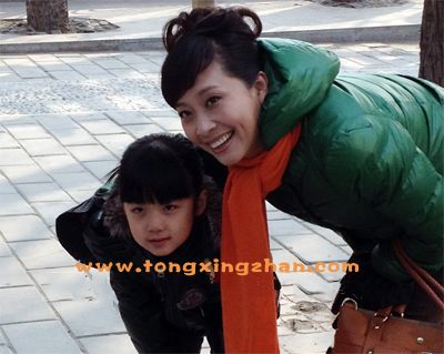 中国童星站主推儿童演员参加电视剧《激情永远燃烧》的拍摄