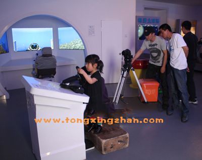 中国童星站主推儿童演员参加《北京科技频道片头》的拍摄 