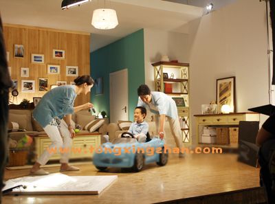 中国童星站主推儿童演员参加《交通银行广告》的拍摄 