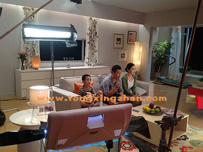 中国童星站主推儿童演员参加《中国人寿保险广告》的拍摄 