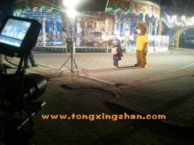  中国童星站主推儿童演员参加《中央电视台宣传片》的拍摄 