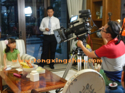 中国童星站主推儿童演员参加《某房地产广告》的拍摄