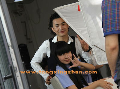 中国童星站主推儿童演员参加《海飞丝洗发水广告》的拍摄 