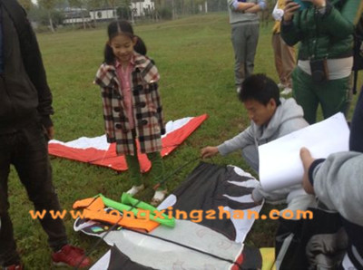 中国童星站主推儿童演员参加《宝马汽车广告》的拍摄