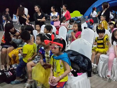 中国童星站学员参加《中央电视台六一特别节目》的录制