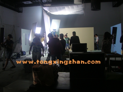 中国童星站主推儿童演员参加《苏宁电器》的拍摄