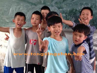 中国童星站培训学员参加关于留守儿童题《中央台公益片》的拍摄