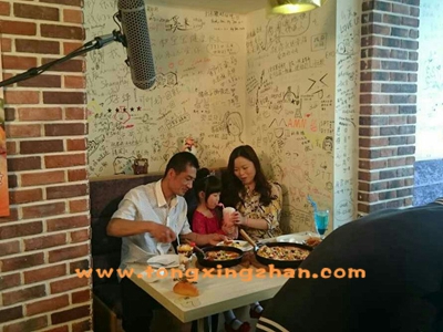 中国童星站学员董珈宁参加电影《偷盗小区》的拍摄