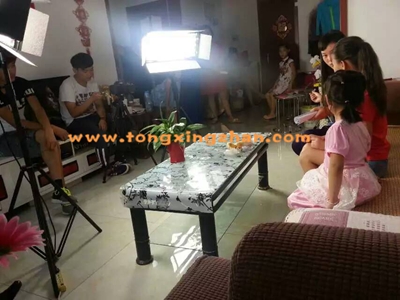 中国童星站学员参加微电影《生日》的拍摄