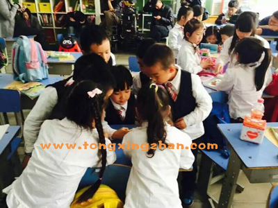 《某微电影》于今天在回龙观少林武术学校拍摄，下面是现场发回的部分拍摄花絮: