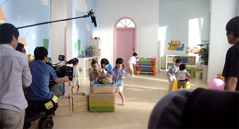 中国童星站主推儿童演员参加电影《白水有机苹果广告》拍摄