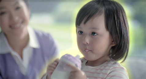 中国童星站主推儿童演员参加《雀巢奶粉广告》拍摄